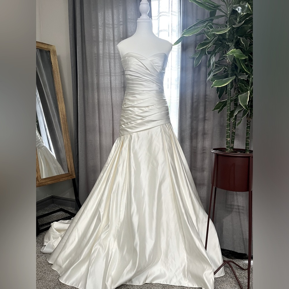 NWT Davids Bridal Satin Mermaid Gown